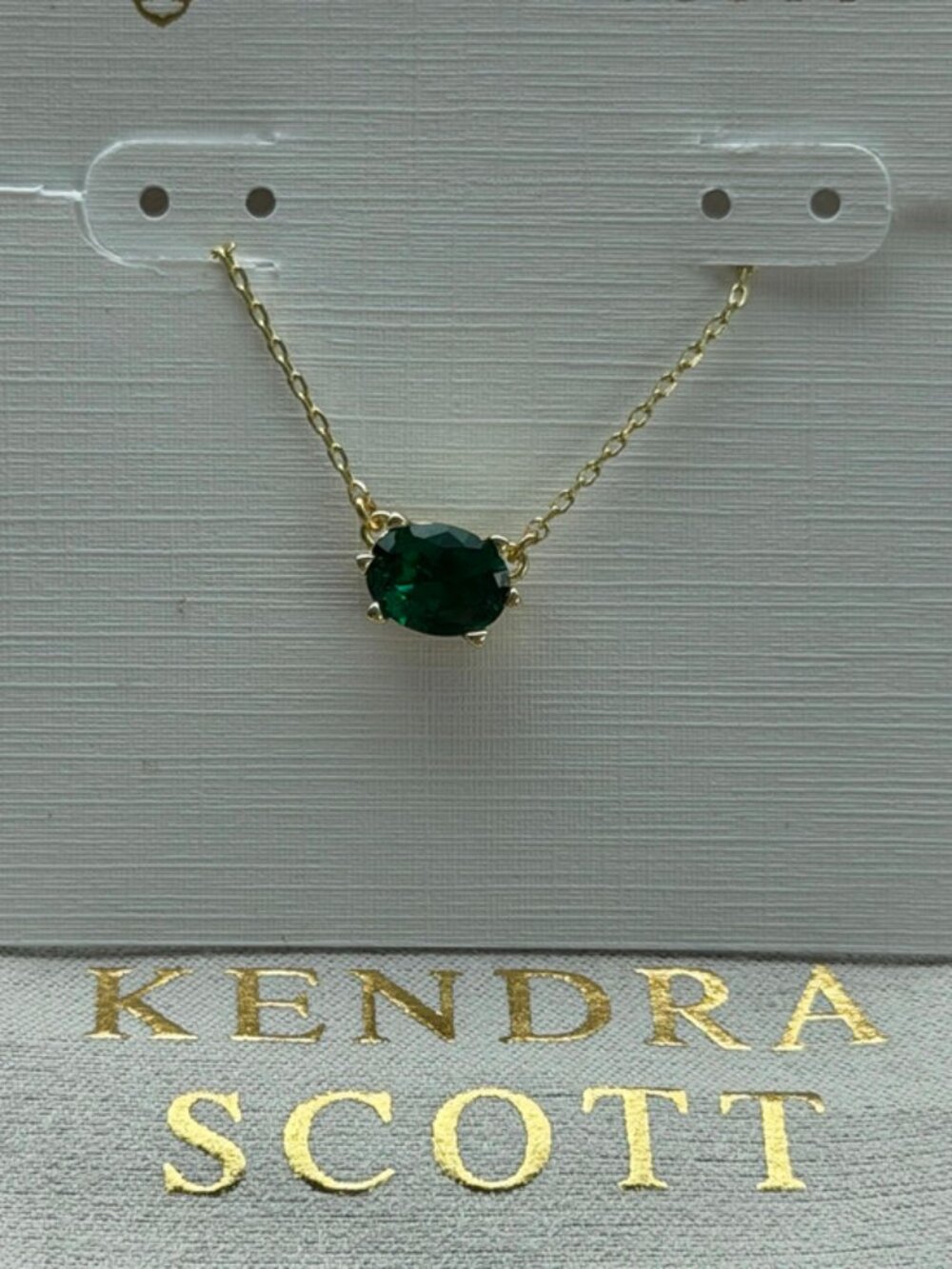 Kendra Scott necklace